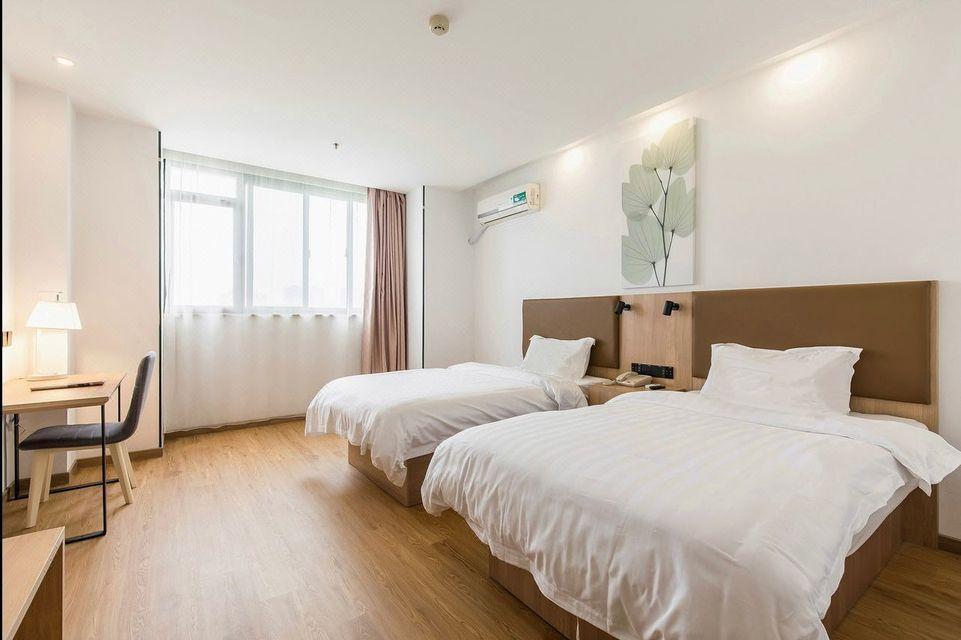 BUSINESS, TWIN BEDS