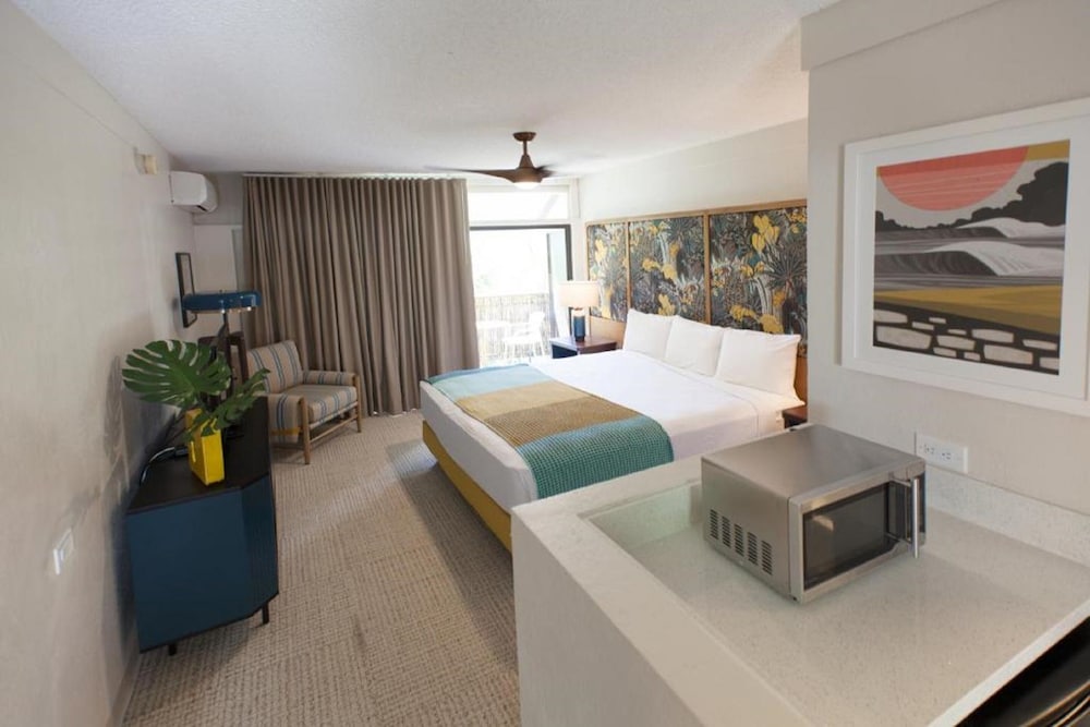 White Sands Hotel 44/81