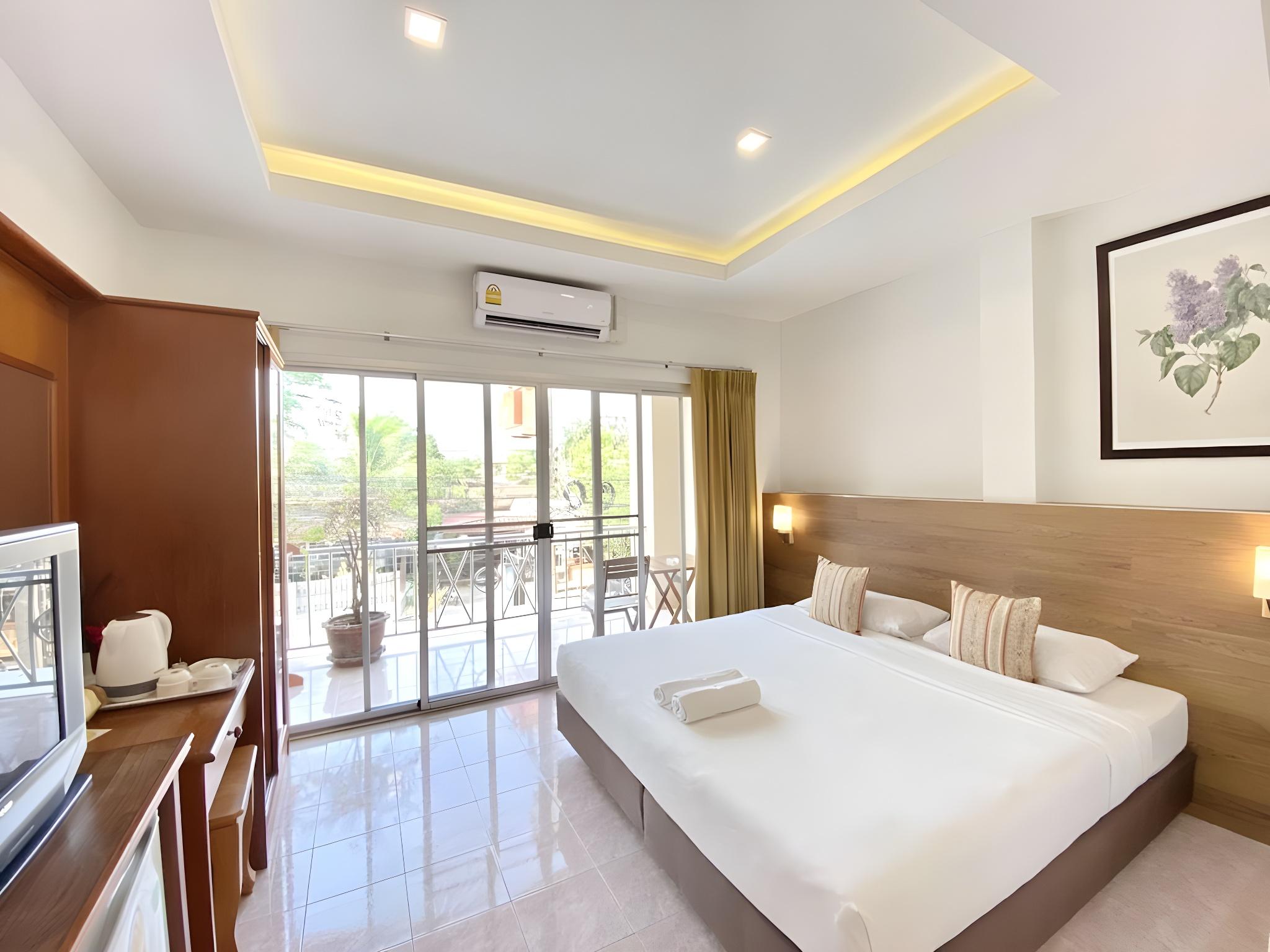 1 Bedroom, King Bed, Balcony