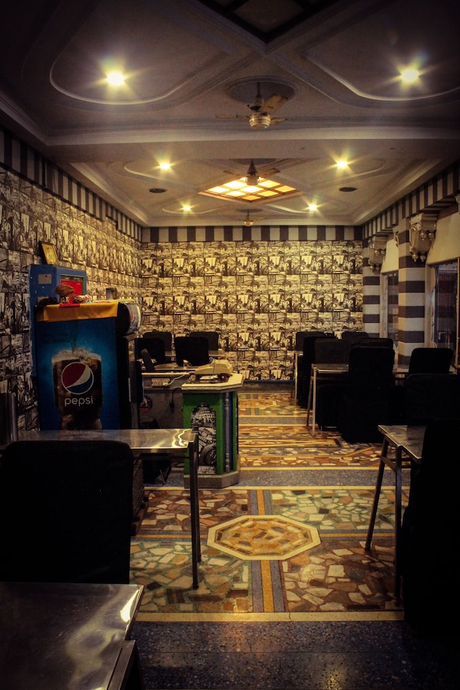 Hotel Anand Palace 30/40