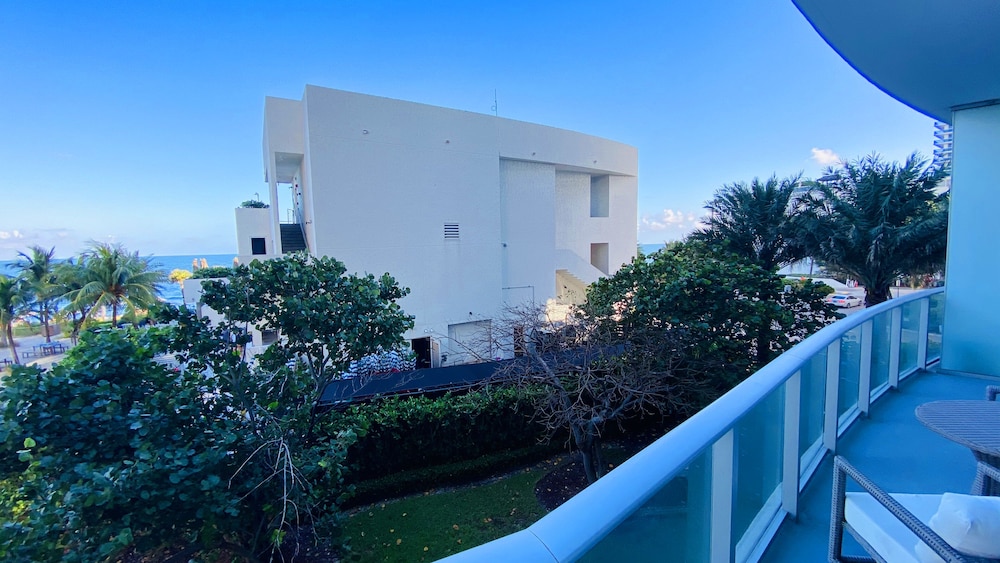 H Beach Resort Rentals 3/49