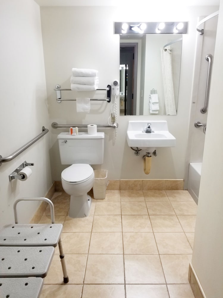 Alex Hotel and Suites Anchorage Airport 15/66