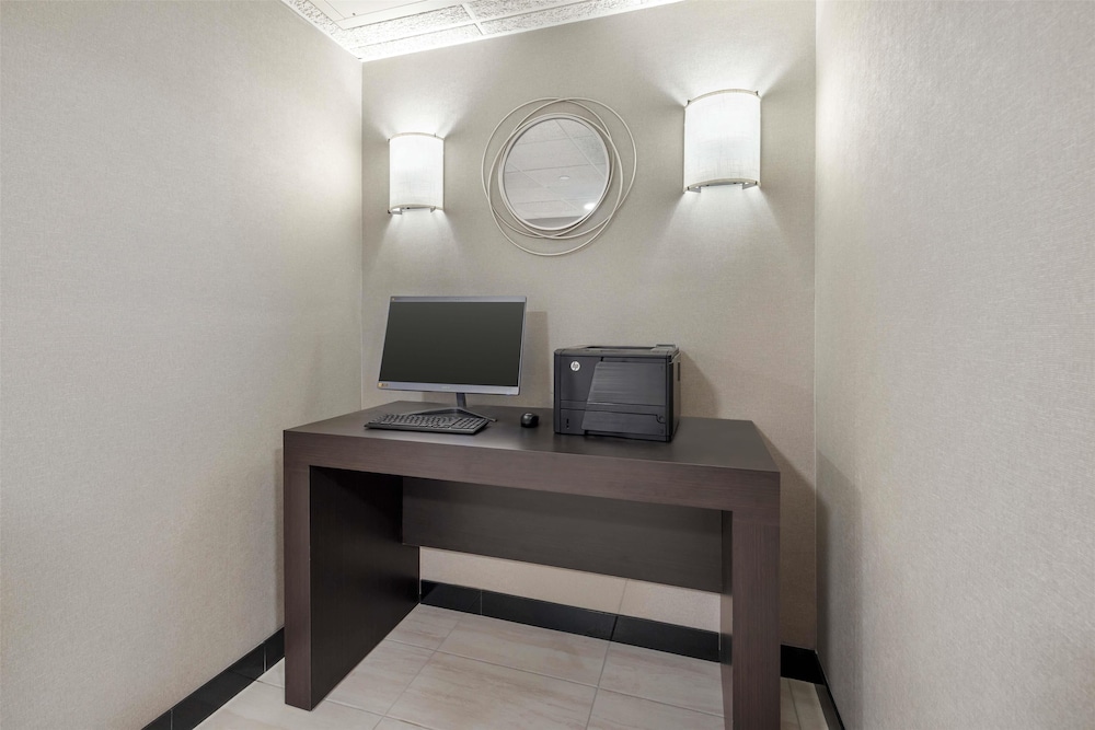 Drury Inn and Suites Paducah 42/50