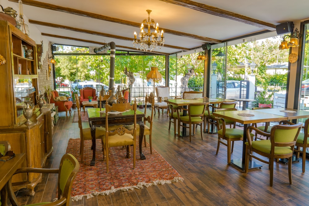 Urla Tas Konak Otel 25/50