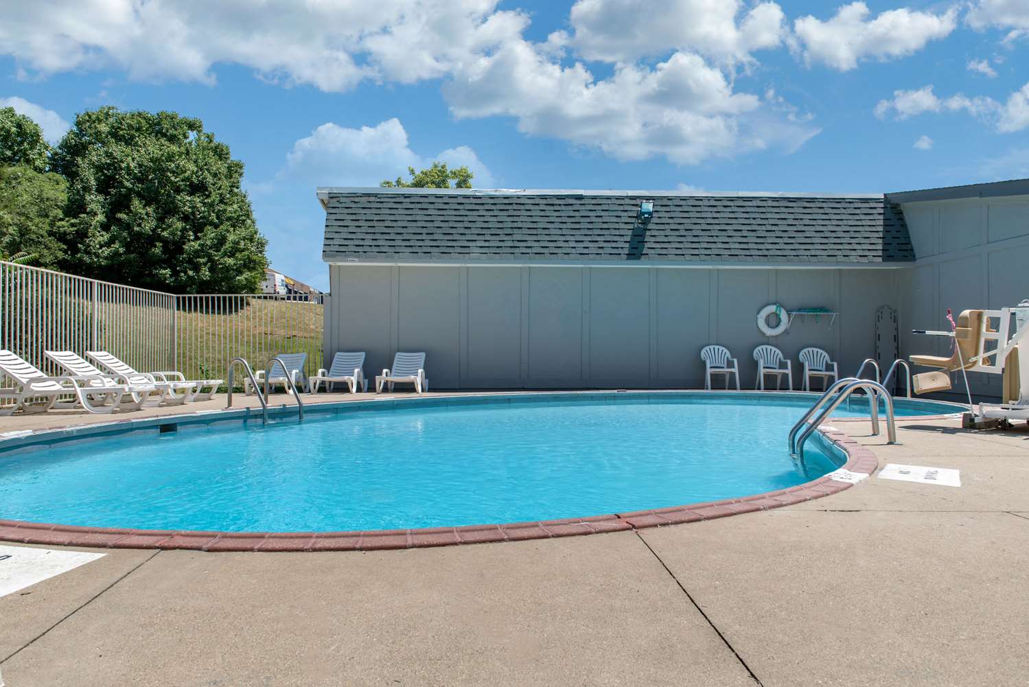 Rodeway Inn Sharonville - Cincinnati North 20/20