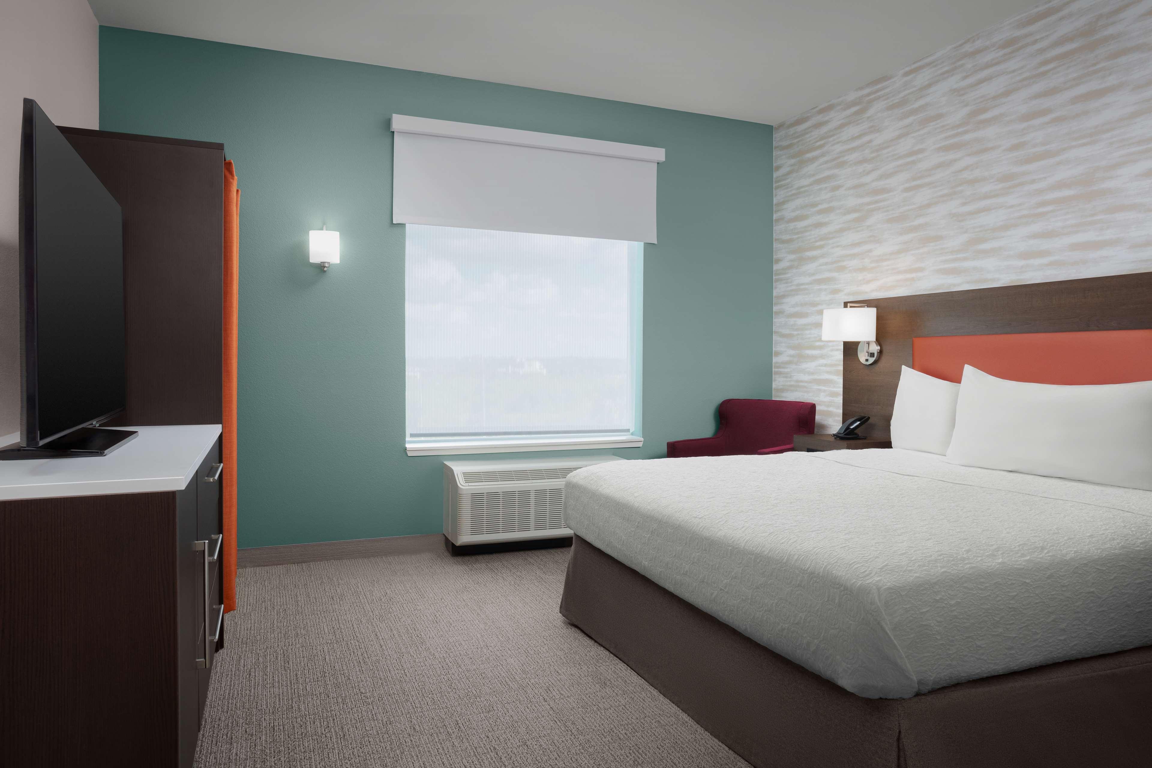 1 BEDROOM, SUITE, KING BED, ACCESSIBLE