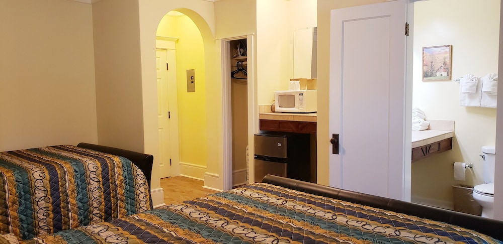 Santa Paula Inn 15/56