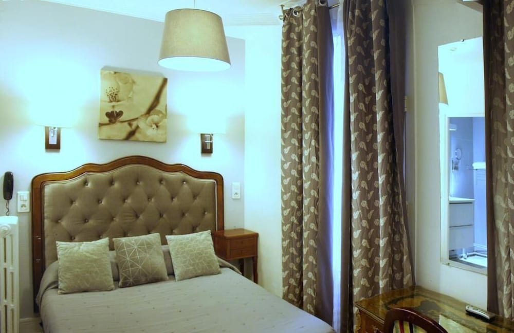 HOTEL HIPPODROME 16/27