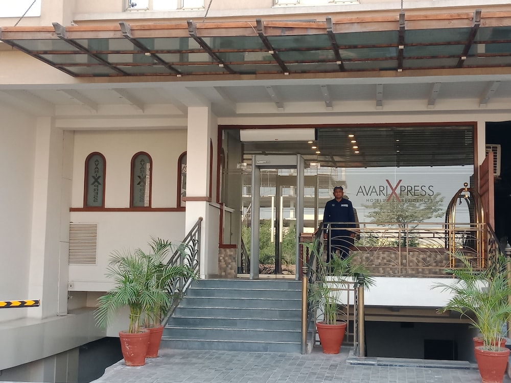 Avari Xpress Faisalabad in FAISALABAD