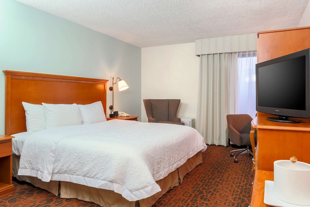 Hampton Inn Laredo 10/45