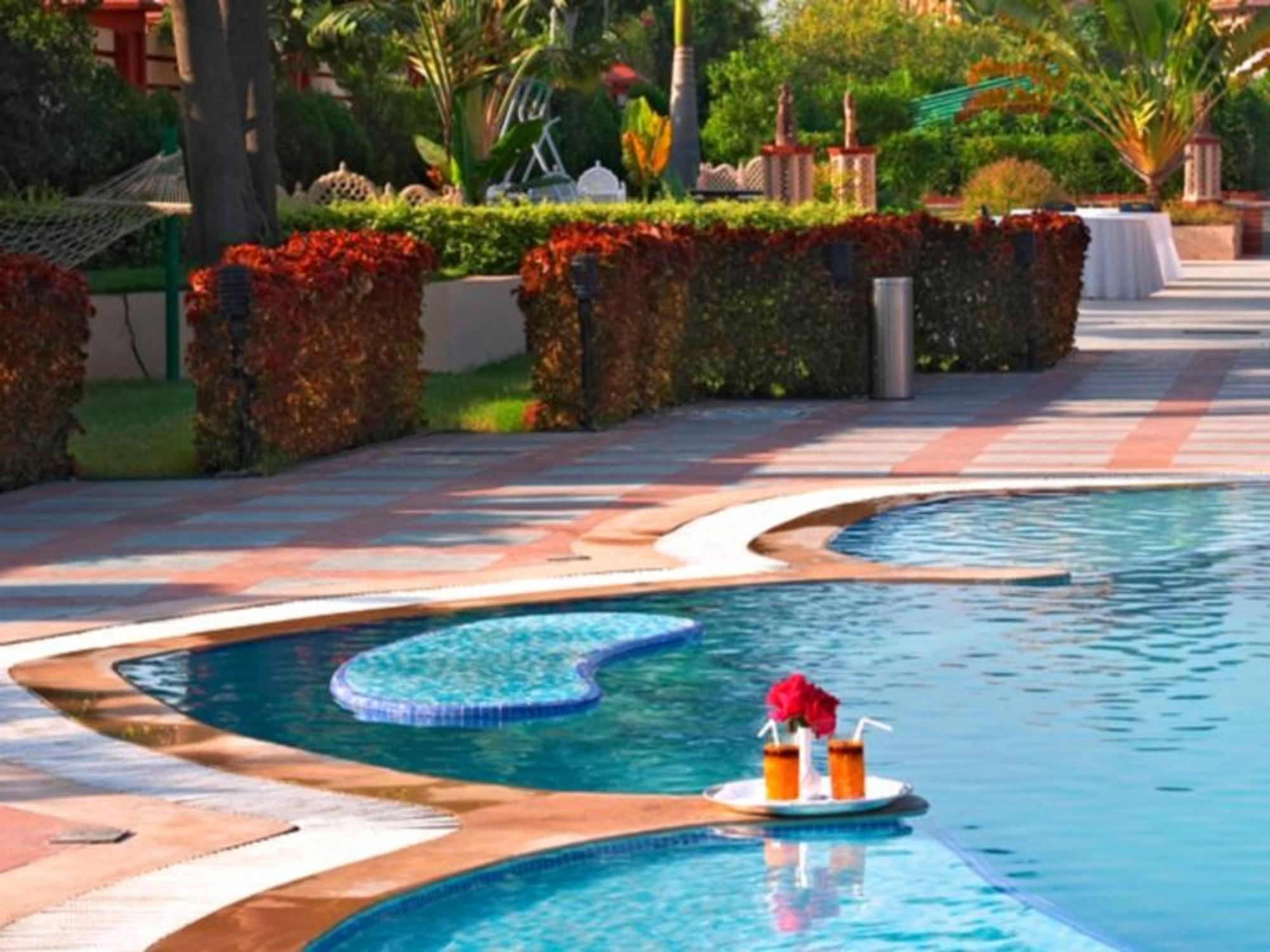 THE ORCHA RESORT. 33/39