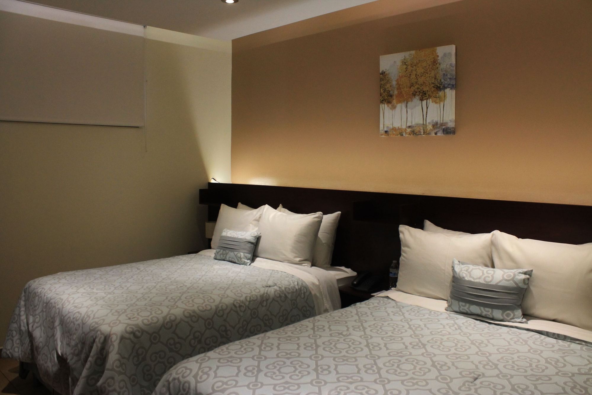 ROOM, 2 DOUBLE BEDS, PRIVATE BATHROOM, GROUND FLOOR