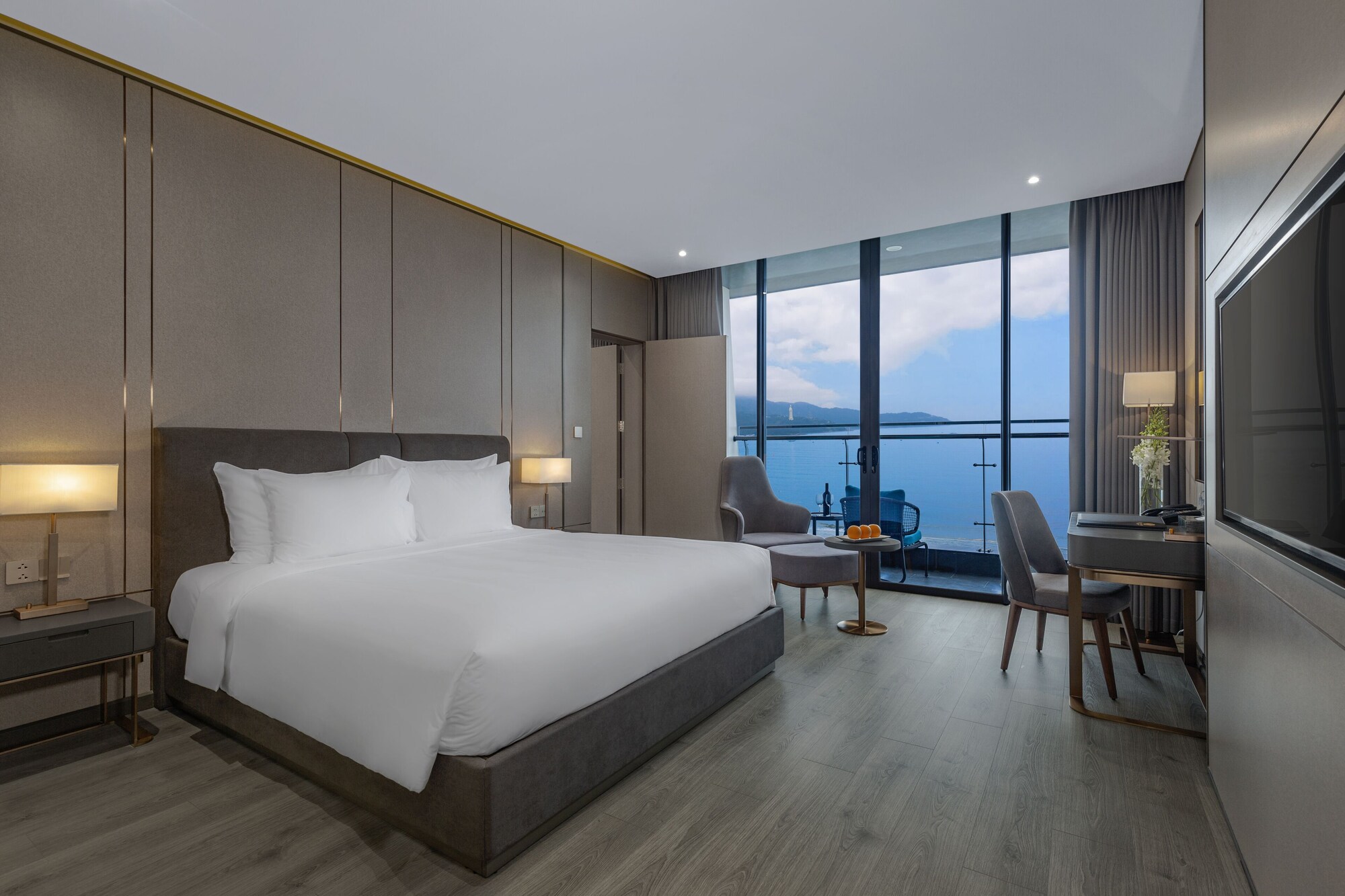 1 BEDROOM, RESIDENCE, OCEAN FRONT