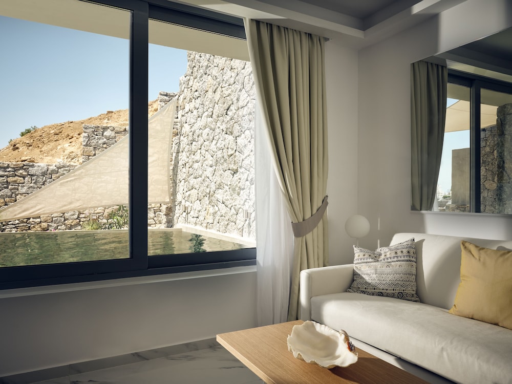 Arcs Boutique Villa Hotel 26/77