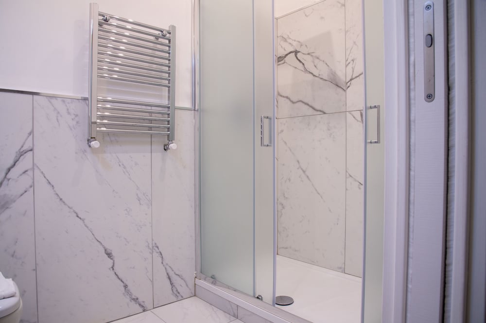 AD Suites Tritone 32/50