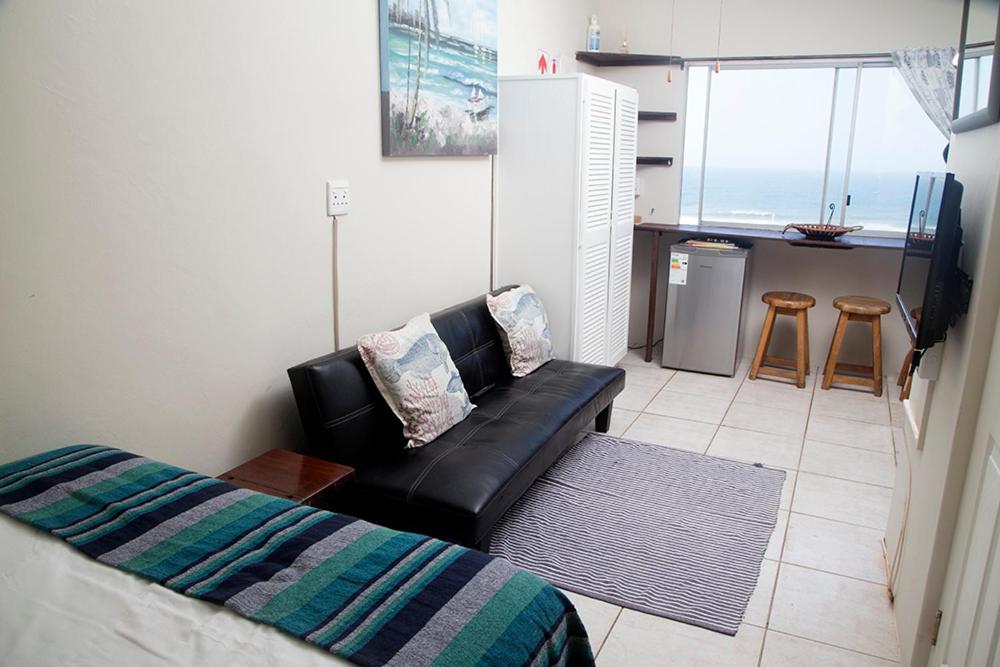 Ansteys Beach 11/50