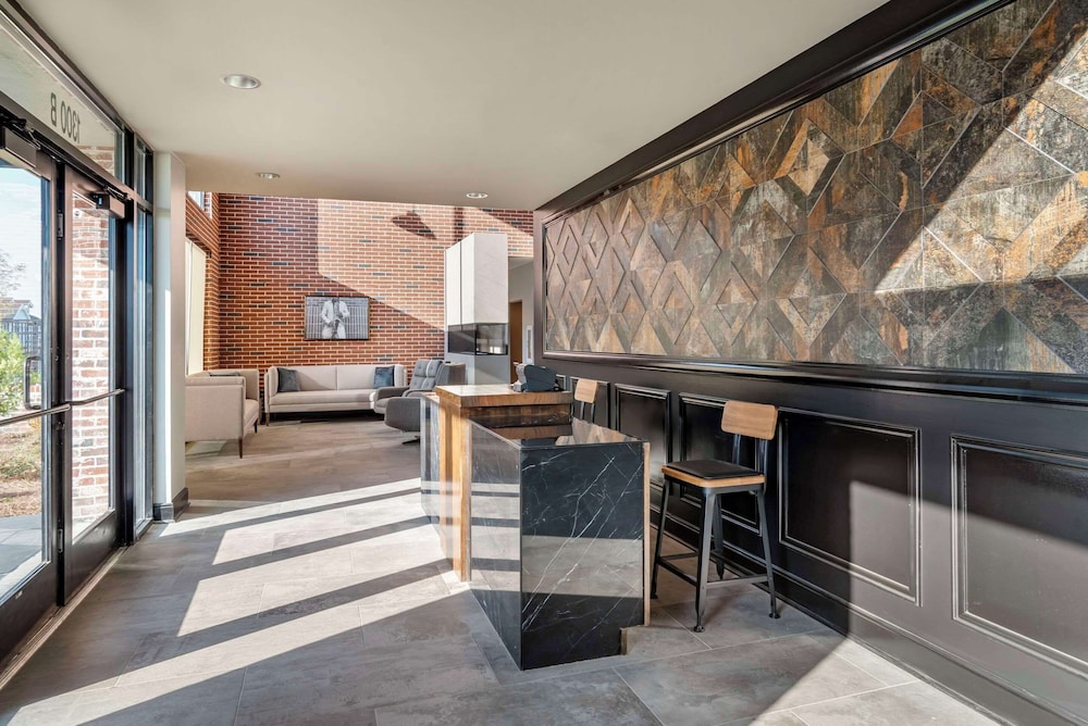 Lyric Hotel West End, Trademark Collection by Wyndham 9/50