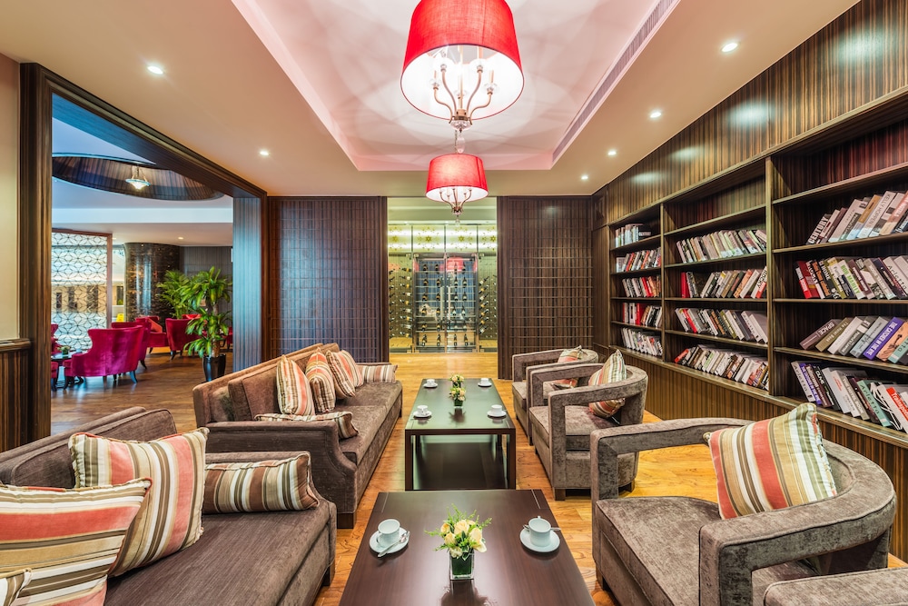 Grand Mercure Qingdao Qinglong 17/28