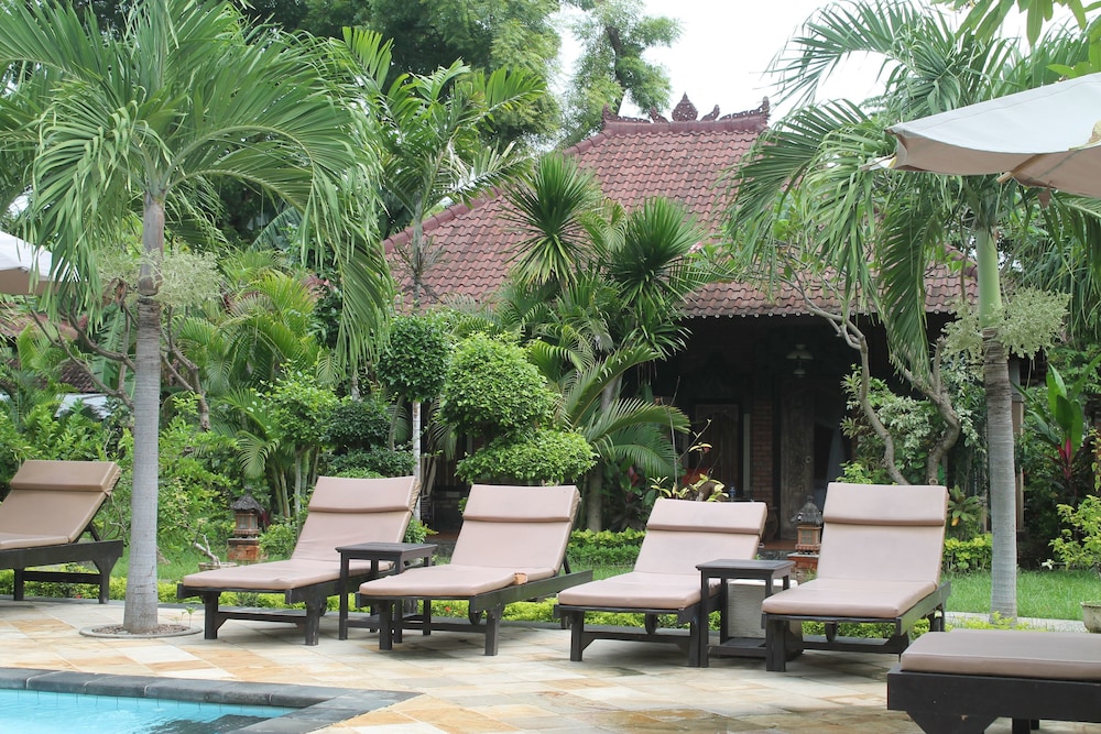 Tirta Sari Bungalows 57/66