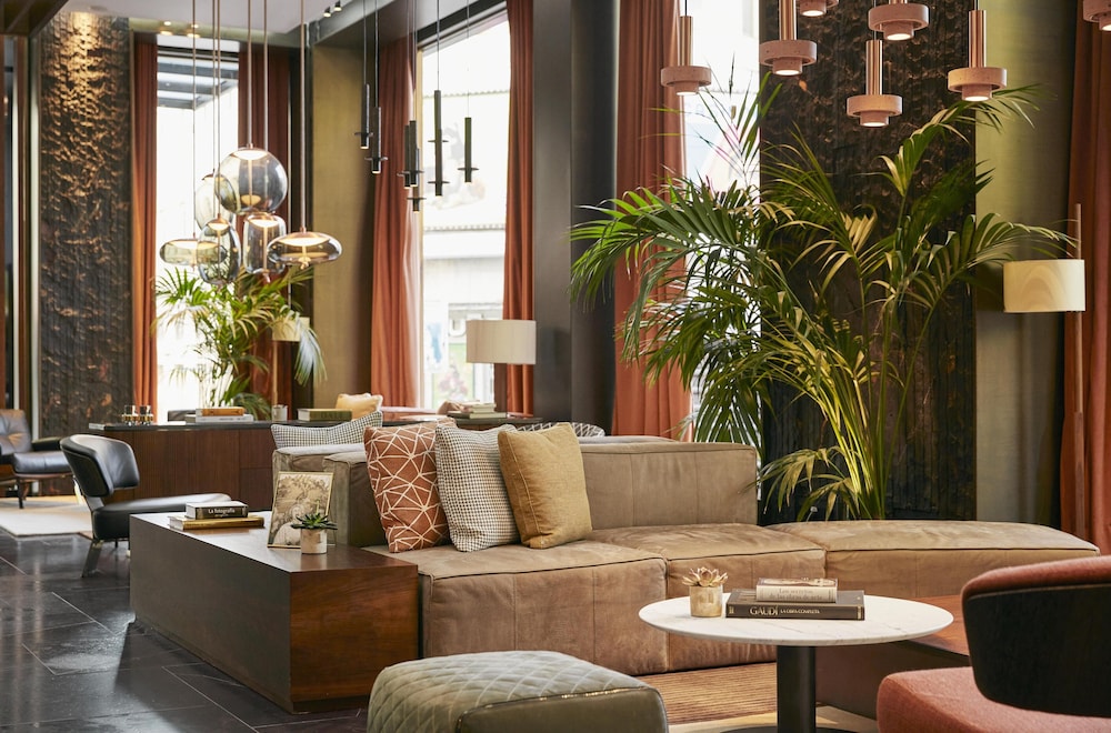 Hyatt Thompson Madrid 32/50