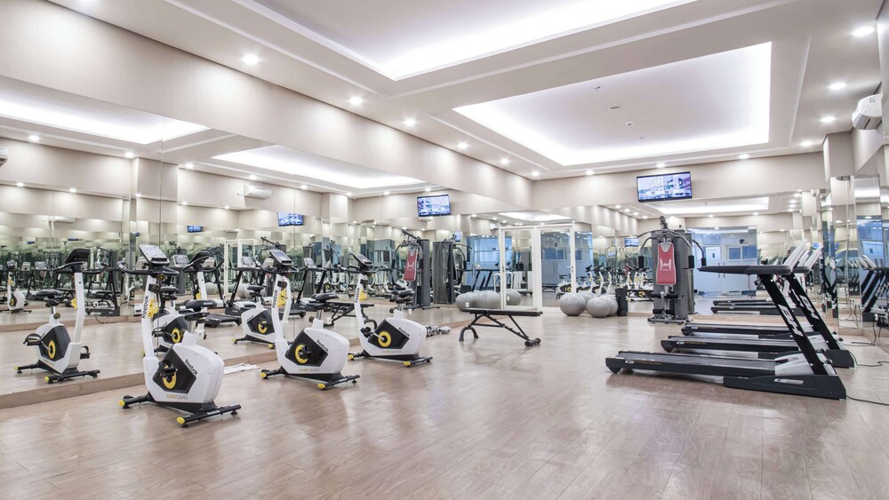 Hotel Golden Tulip Essential Makassar 24/41
