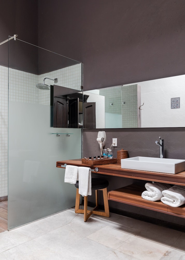 Meson de Santa Rosa Luxury Hotel 62/70
