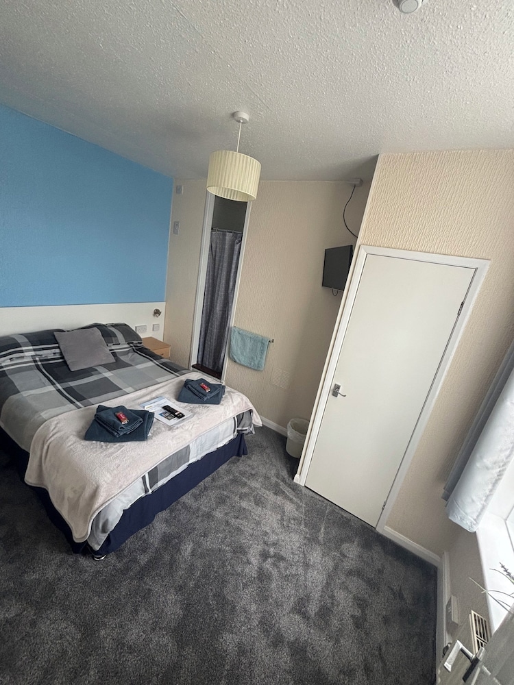 Ivydene Hotel 17/50