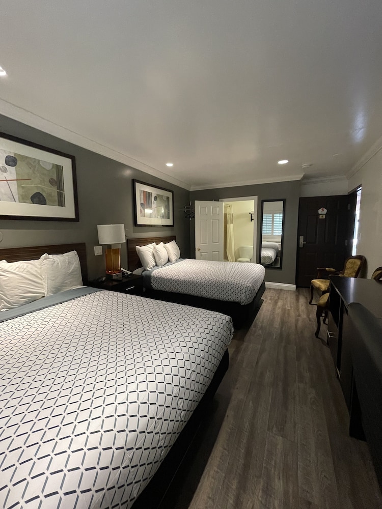 La Casa Inn, Pasadena 23/60