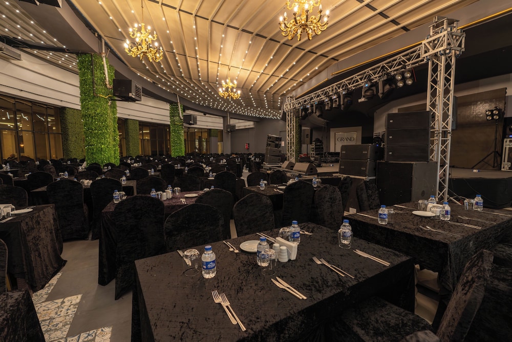 Maxwell Resort Hotel & Spa 49/50