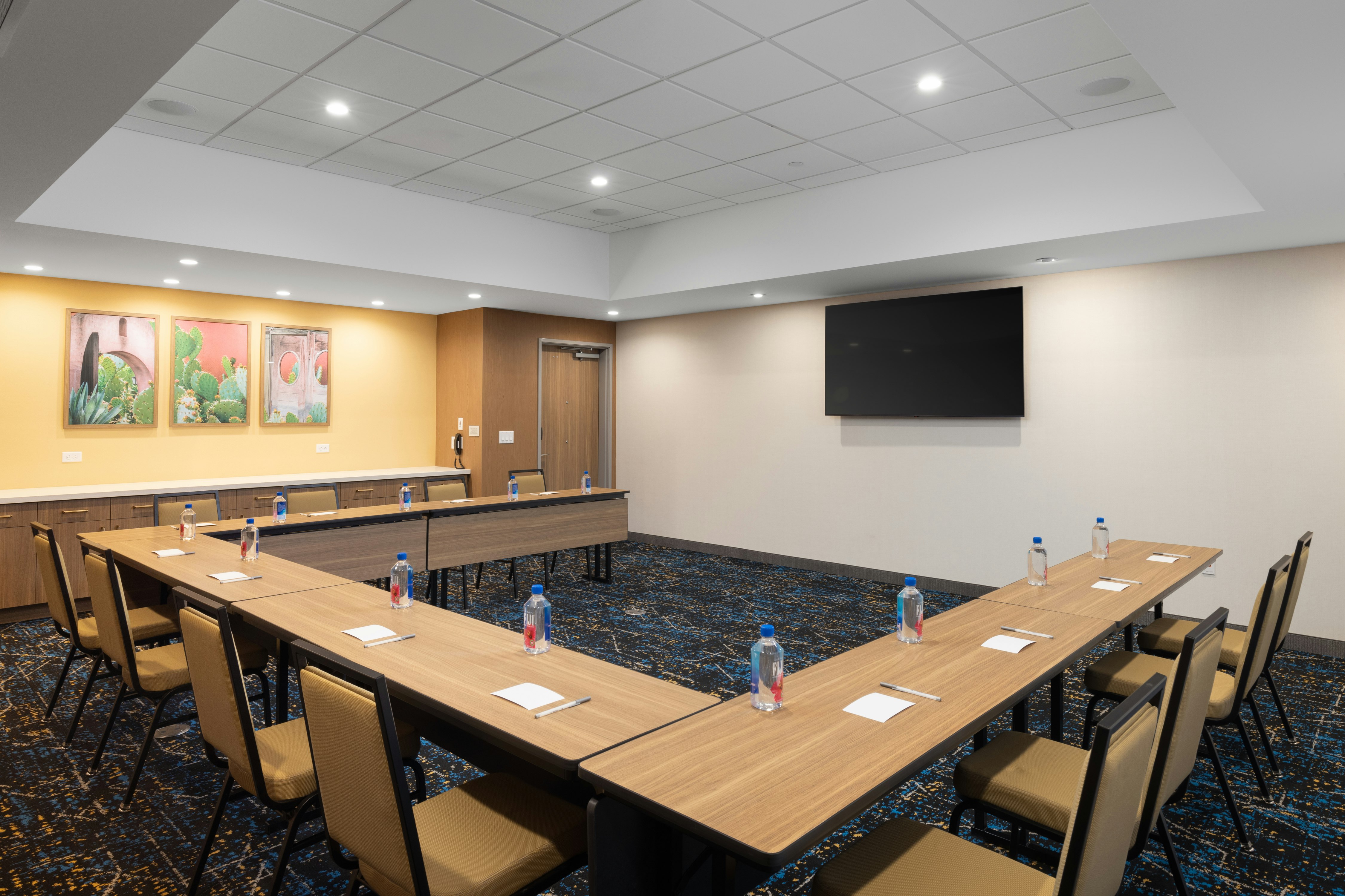Hampton Inn and Suites by Hilton Cottonwood 14/19