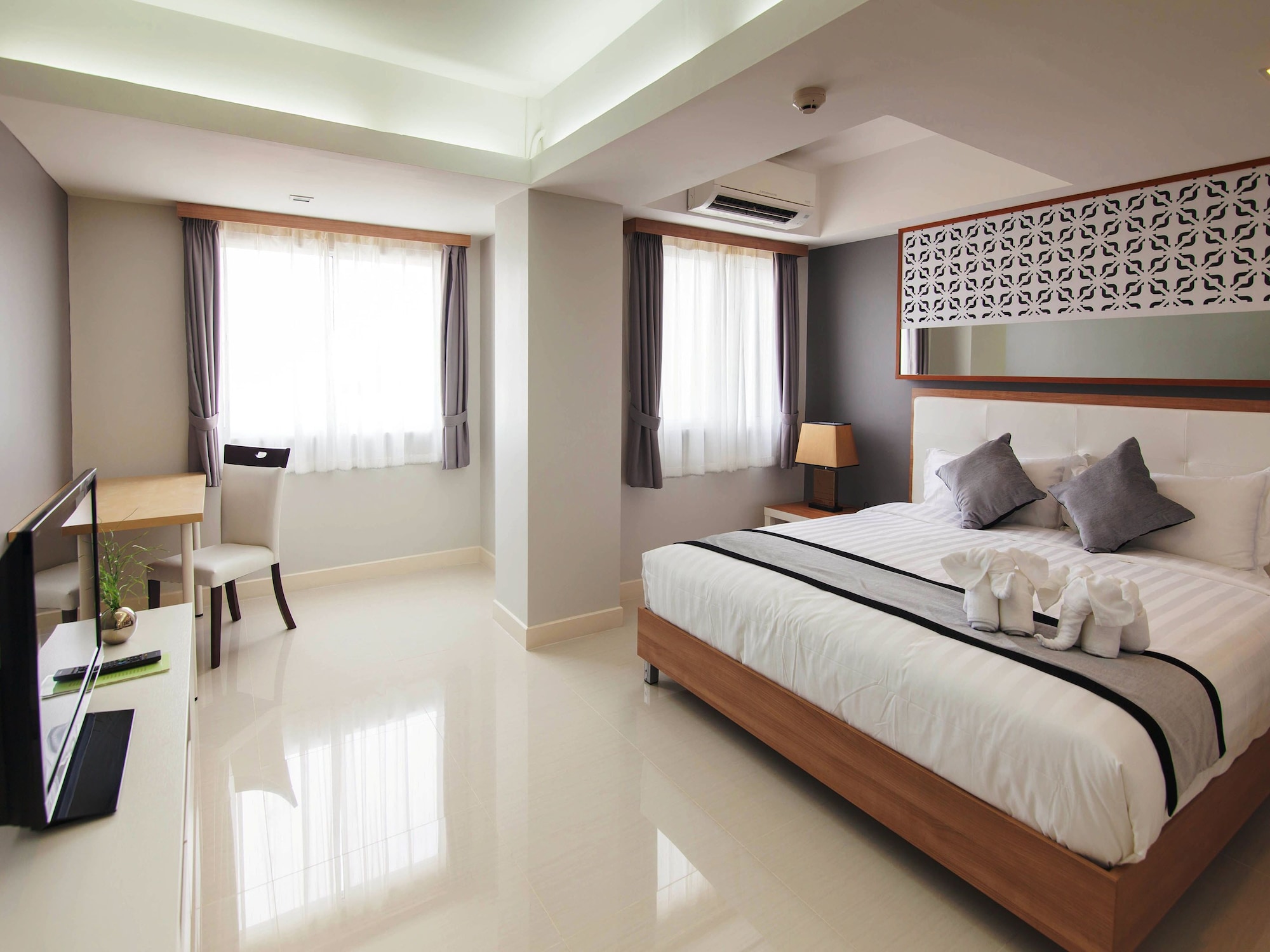 2 BEDROOMS, EXCLUSIVE, SUITE