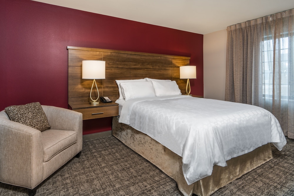 Staybridge Suites Anchorage 20/76