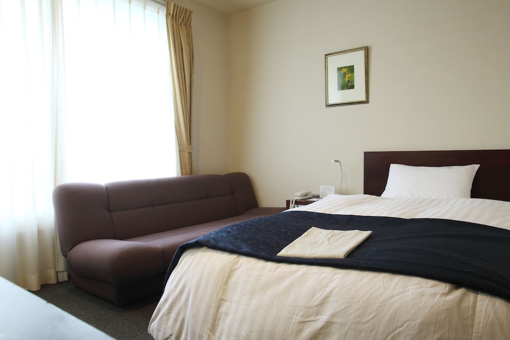 HOTEL CONTINENTAL 13/64