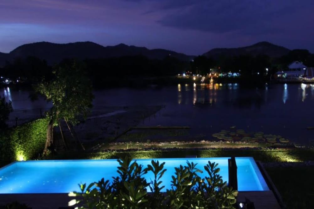 The Glory River Kwai Hotel 48/50