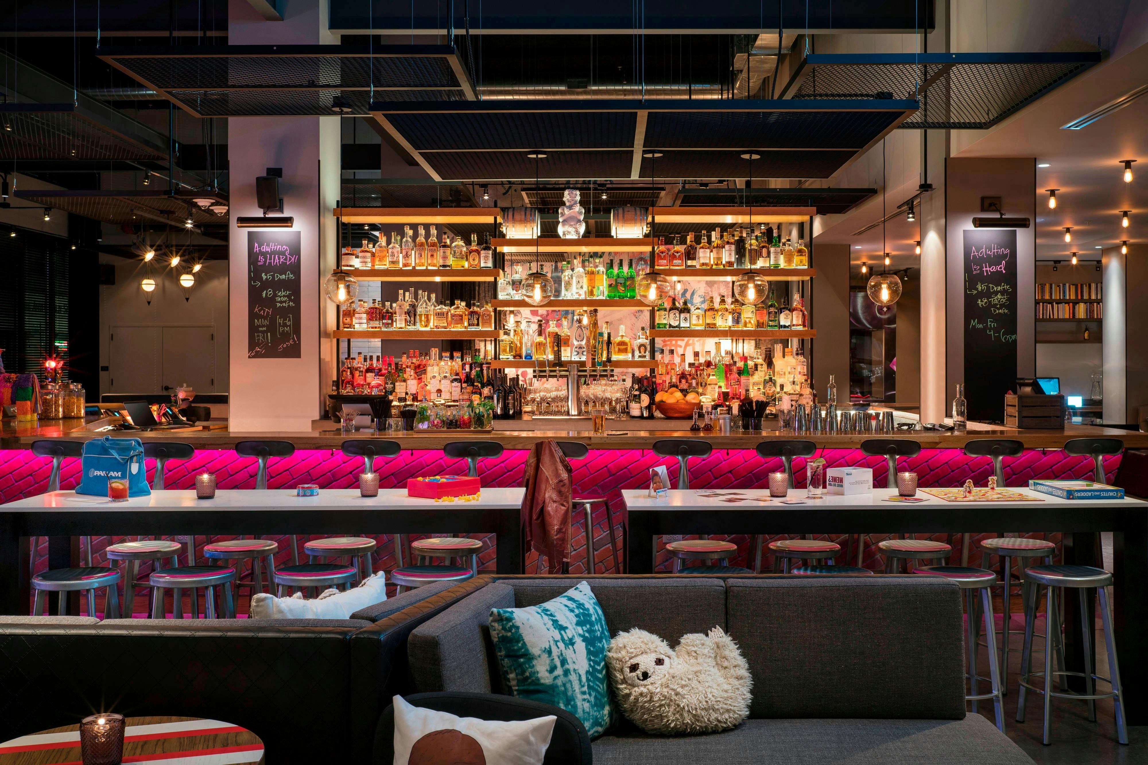 MOXY CHICAGO DOWNTOWN 25/30
