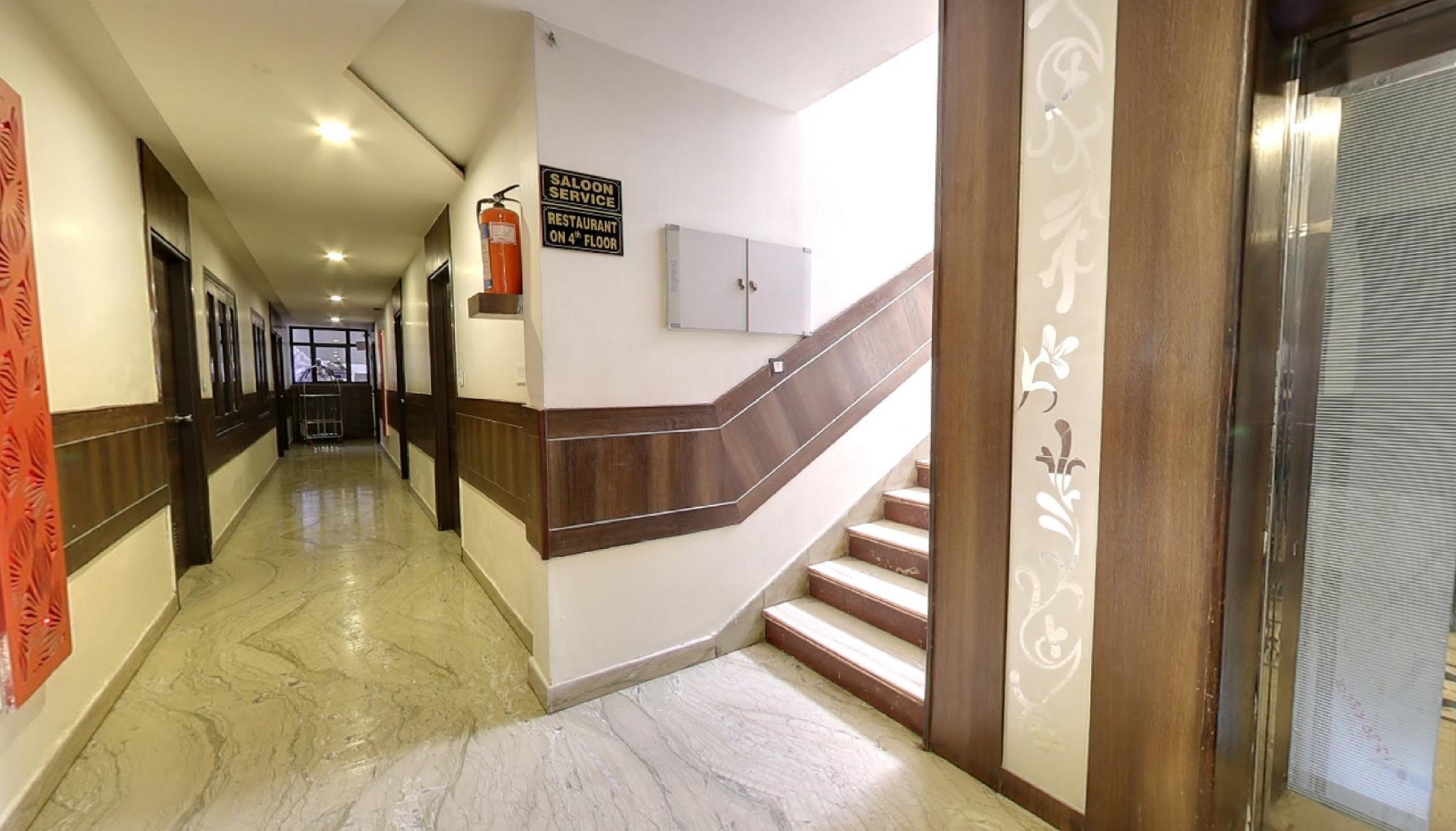 OYO Rooms Bani Park Bhrigu Marg 6/54