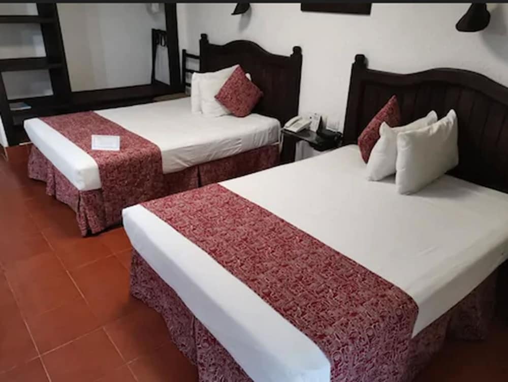 Hotel Maya Yucatan by Cartas a Frida 18/50