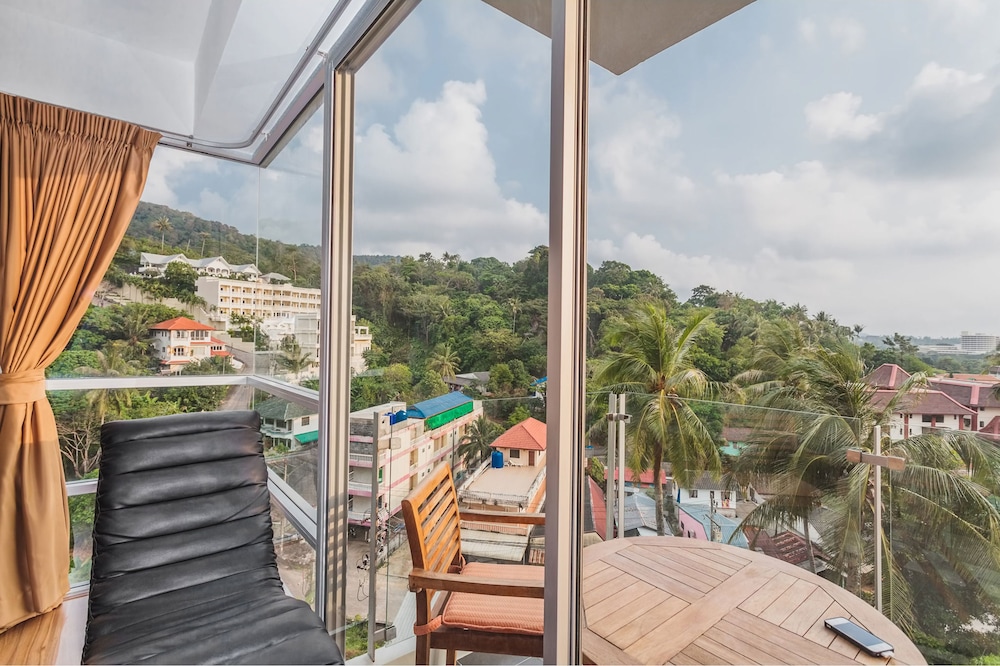 Chic Condo Karon 48/61