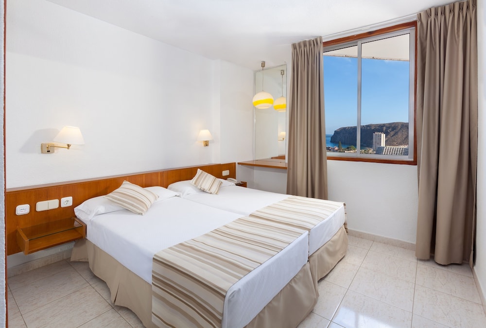 Sol, 4 Beds, Ocean View, Living Area