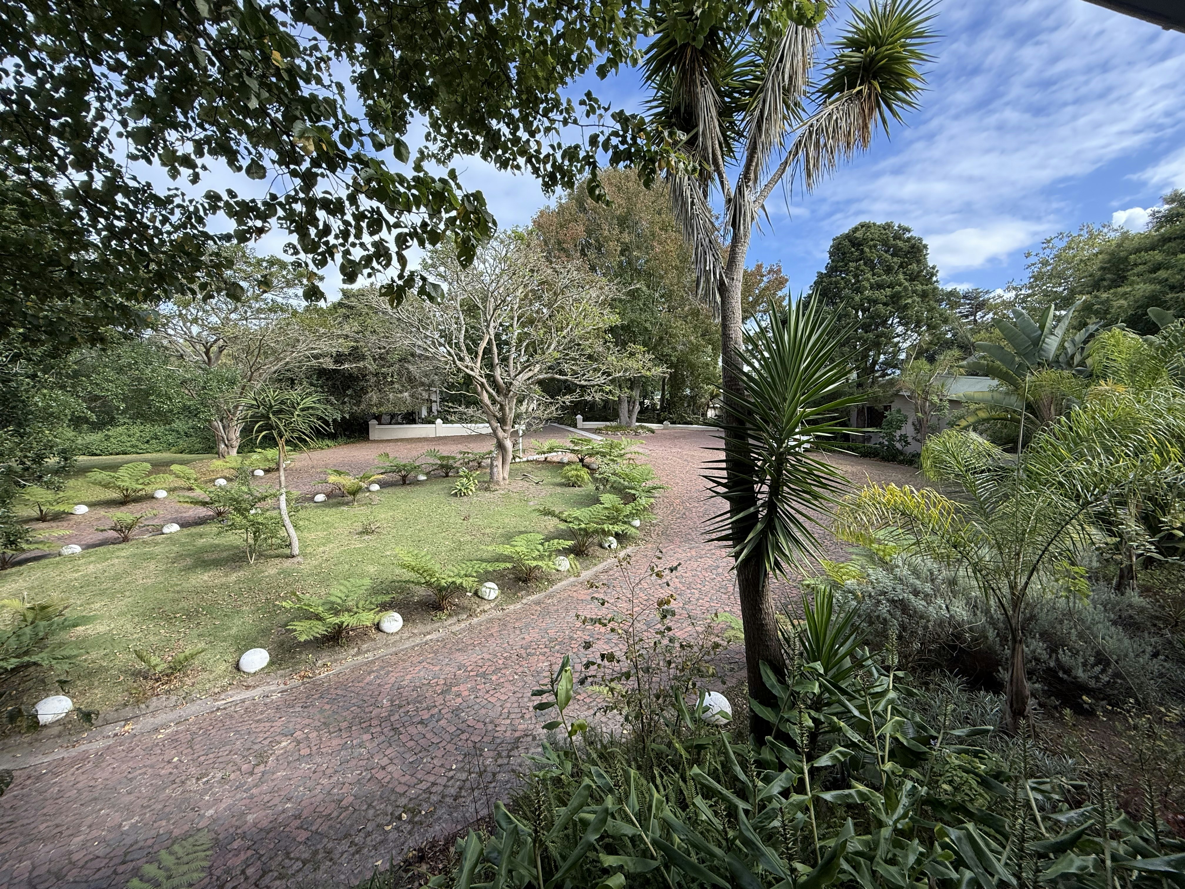 FAR HILLS COUNTRY HOTEL 40/53