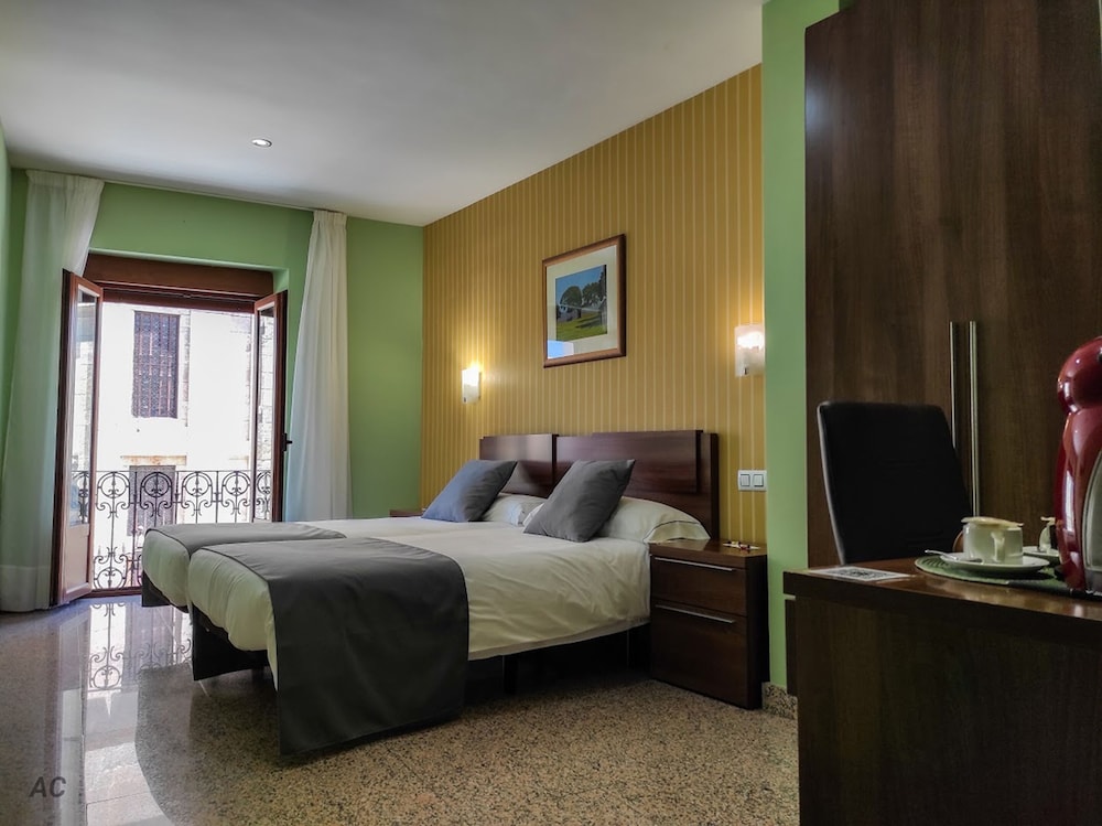 Hotel Arcos Catedral 8/24