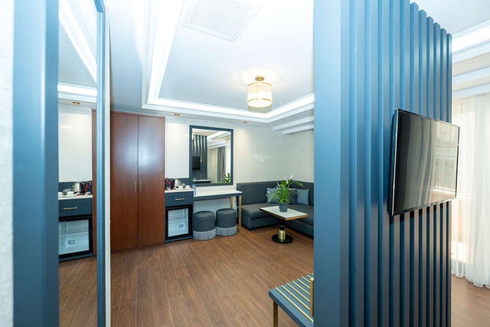 Freya Hotel 35/68