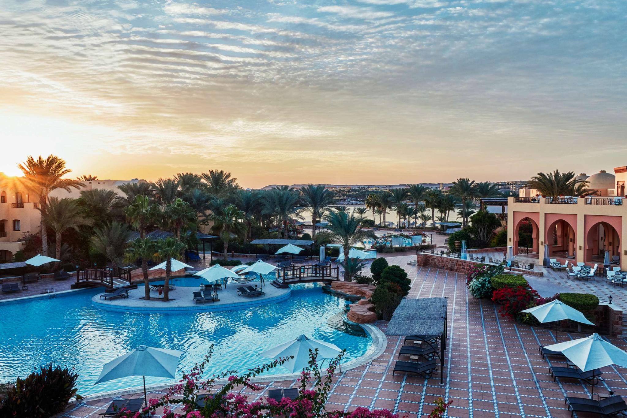 DELUXE POOL VIEW ROOM
