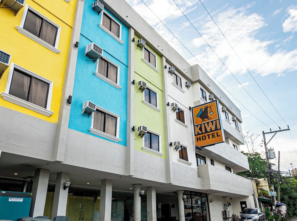 Kiwi Hotel 3/50