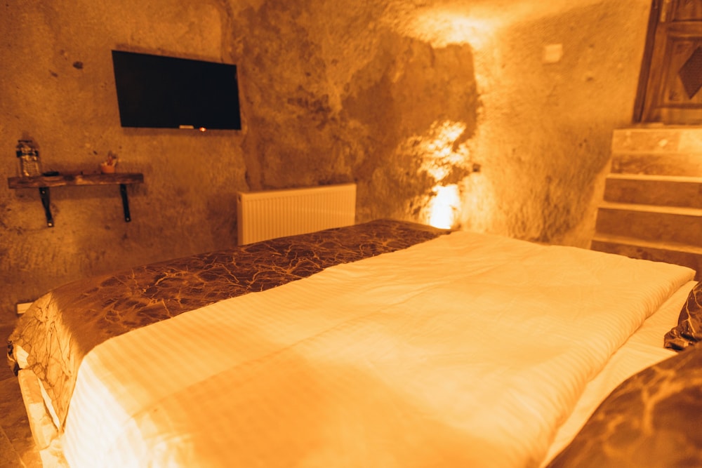 Isadora Cave Cappadocia 10/50