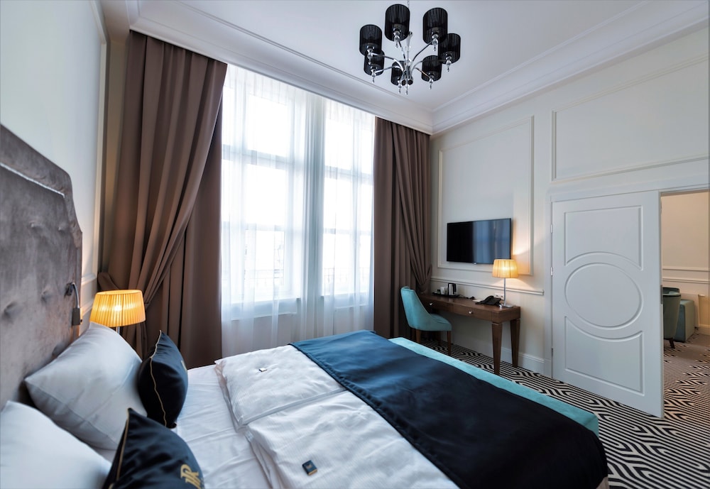 Royal Hotel and Spa 4/34