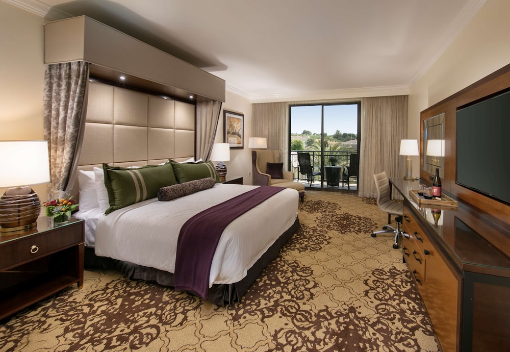 Reserve, King Bed, Accessible