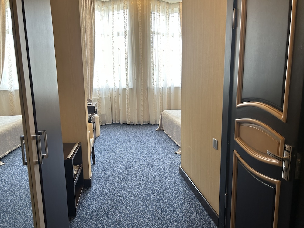 Aysberq Hotel 47/50