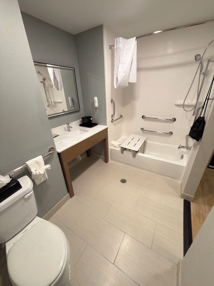 Mainstay Suites - Oklahoma City Airport 52/56