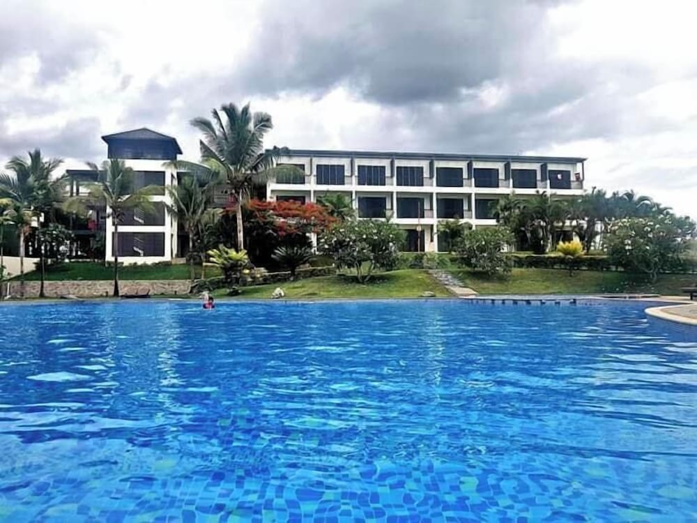 Nasau Resort & Villas 2/47